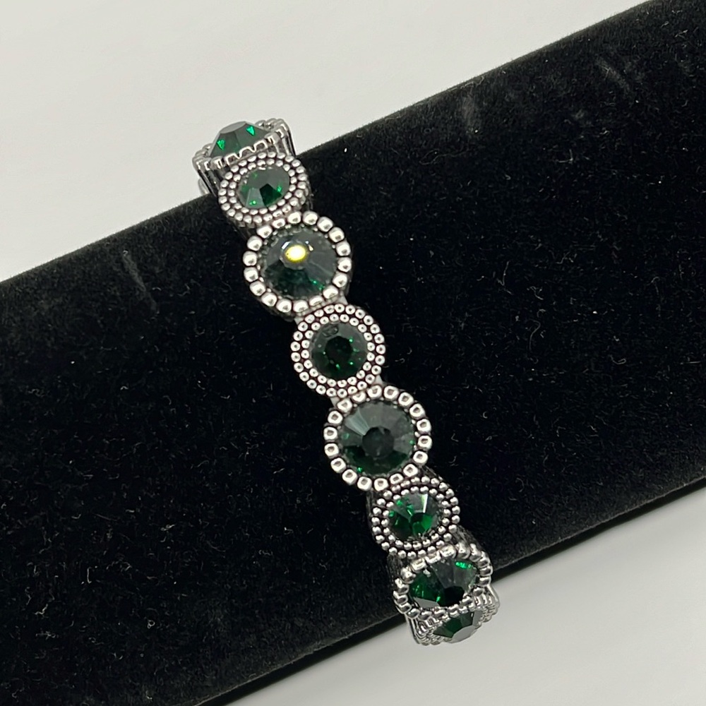 Paparazzi emerald green stretch bracelet